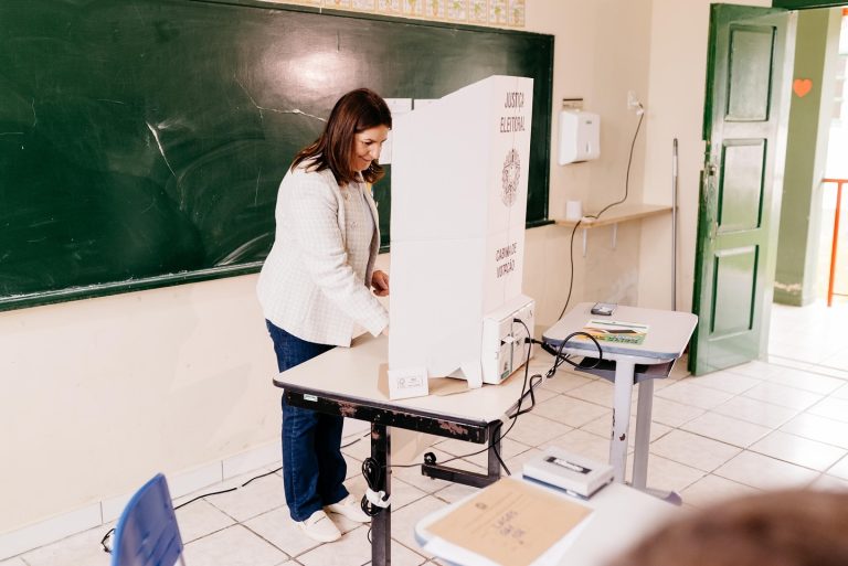 HORA DO VOTO: aniversário de Carmen Zanotto