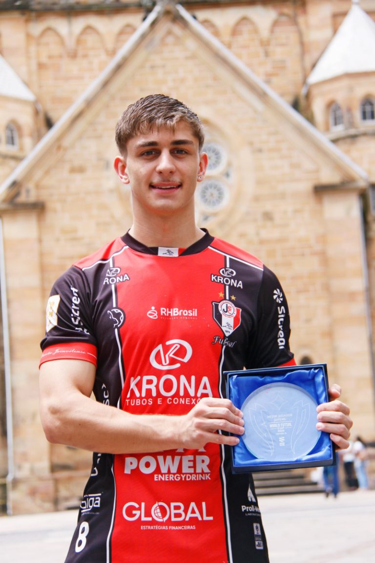 Alan Severiano, mais um lageano campeão do mundo de futsal