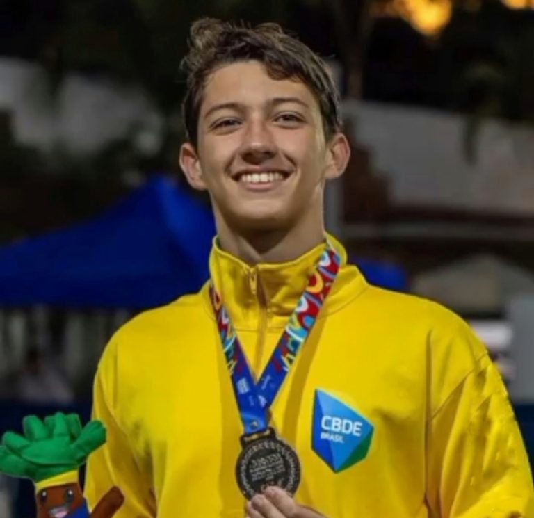 Gabriel Nerbass é Bronze nos 200m Medley