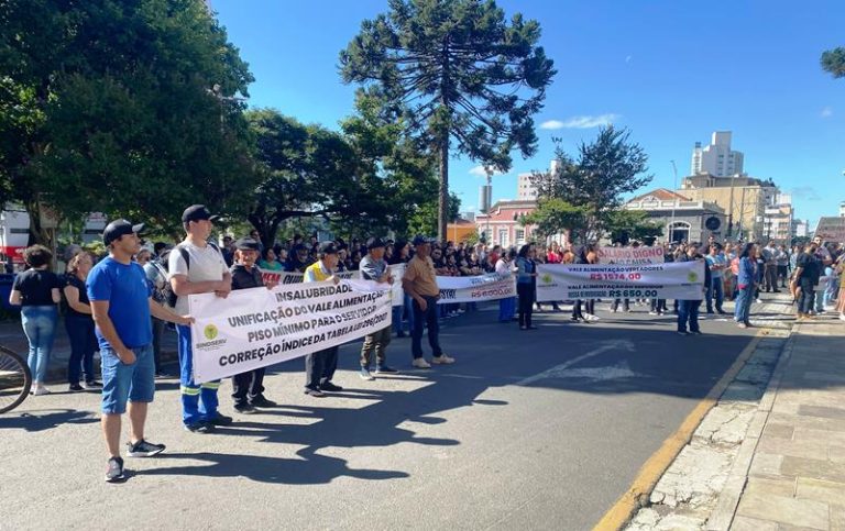 Sindserv faz manifesto na luta pela igualdade dos servidores