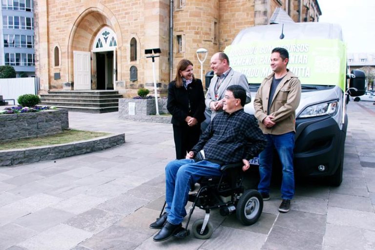 Veículo adaptado vai fortalecer a inclusão em Lages