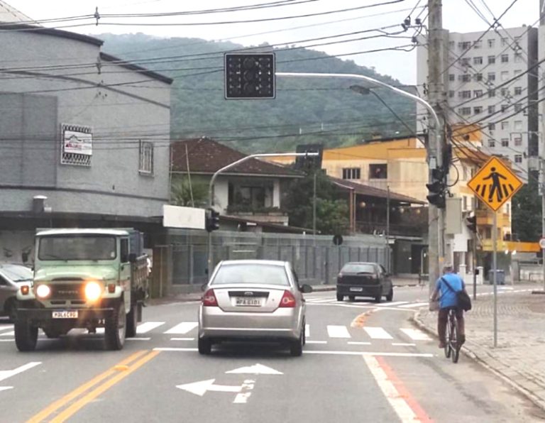 DO LEITOR: padronização dos semáforos