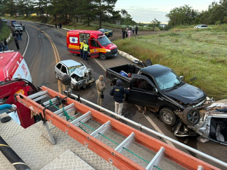 Grave acidente com 3 veículos e 5 vítimas no Cerrito