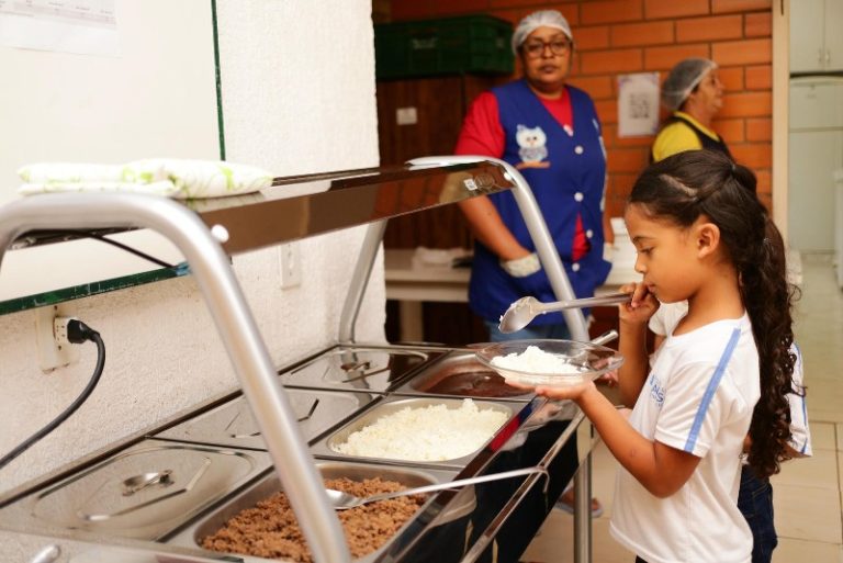 EDUCAÇÃO: bufês térmicos nas escolas do município