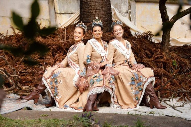 FESTA DO PINHÃO: Segundo traje antecipa a essência do vestido oficial da Realeza