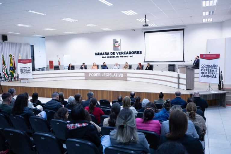 Audiência da Alesc reúne protetores e debate combate aos maus-tratos a animais
